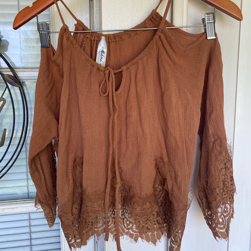 Womens Mahina cold shoulder tank top medium